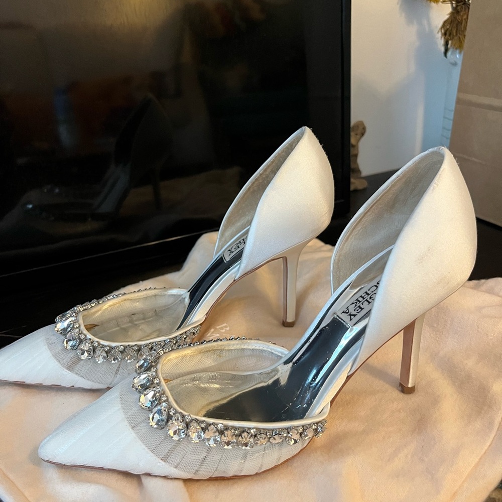 Elegant White Satin Heels with Crystal Embellishments